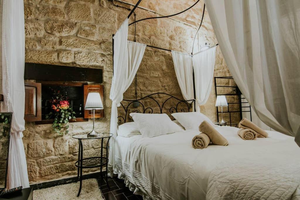 Durmiendo Como Reyes En La Rioja Cihuri Exterior foto